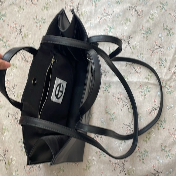 Telfar Medium Classic Black Shoulder Bag - Picture 5 of 10